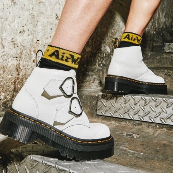 Dr. Martens Shoes - Dr Martens Devon Heart White boots
